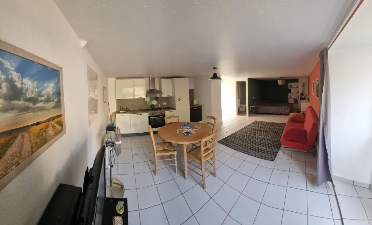 Studio En Plein Coeur De Chanac Екстериор снимка